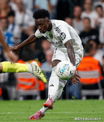登顶西甲!皇家马德里3-1胜比利亚雷亚尔,维尼修斯梅开二度姆巴佩伤退